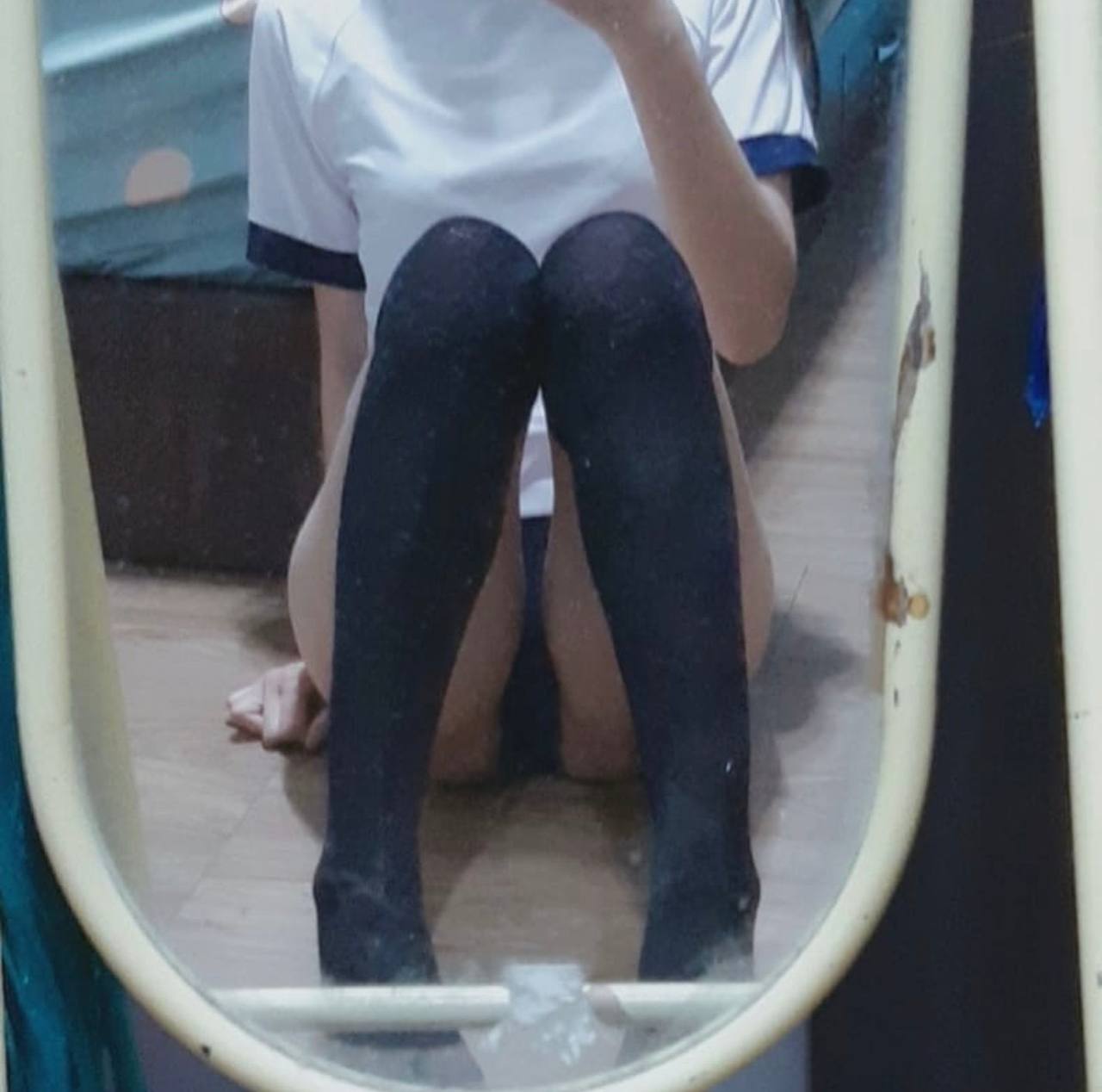 Nữ phát thanh viên Tik Tok bị bệnh phụ khoa có mùi hôi và làm việc trong tình trạng đầy nước mắt. Kiếm tiền không phải là chuyện dễ dàng.