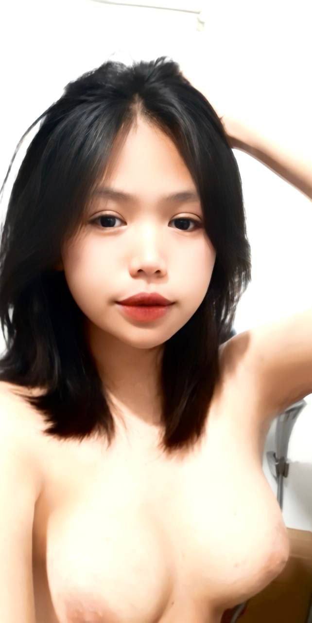 Cảm động hai chị hàng xóm liếm cà cậu sinh viên nghèo