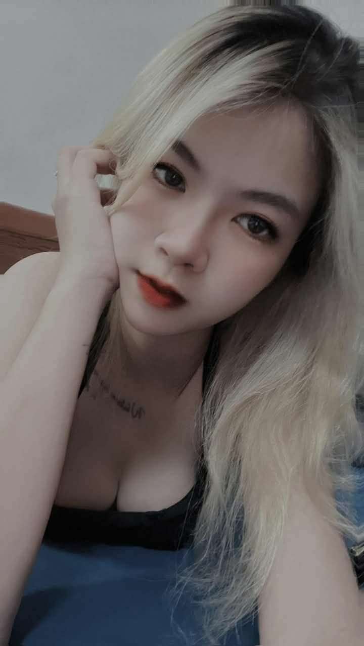 Gái trung quốc lồn đẹp nện nhau cùng anh hói cu to